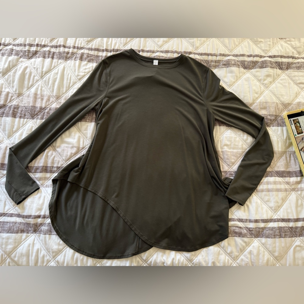 lululemon athletica Dark Green Long Sleeve